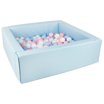 Soft play ball pit with 200 balls